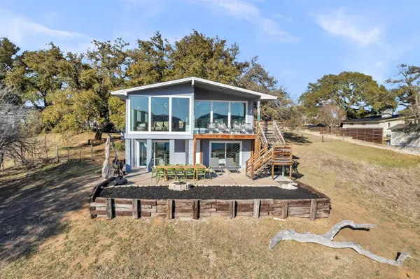 4306 River Oaks Dr DR, Kingsland, TX 78639