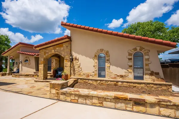 136 Hidden Oaks Dr, Kingsland, TX 78639