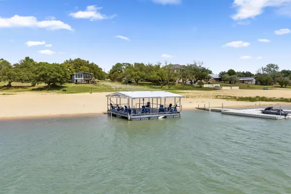 4310 River Oaks Dr, Kingsland, TX 78639
