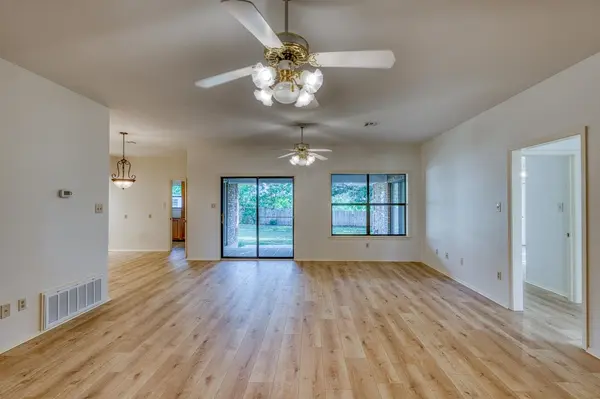 405 E Granite ST, Llano, TX 78643-0000