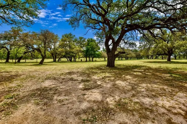7908 COUNTY ROAD 404, Spicewood, TX 78669