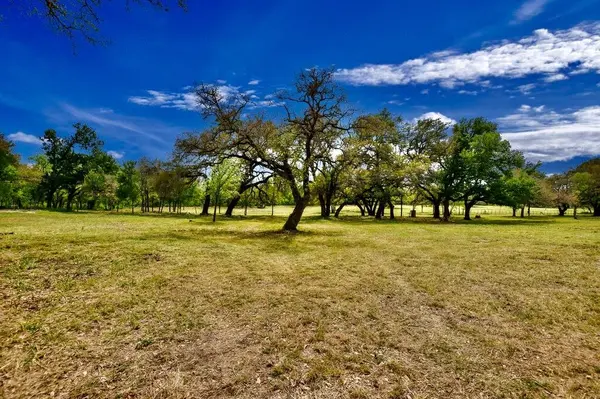 7908 COUNTY ROAD 404, Spicewood, TX 78669