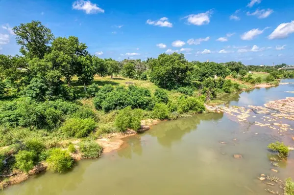 609 E Main ST, Llano, TX 78643