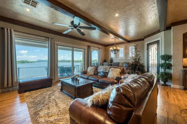 100 Chandler WAY, Kingsland, TX 78639