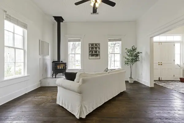 409 N Main Street, Burnet, TX 78611