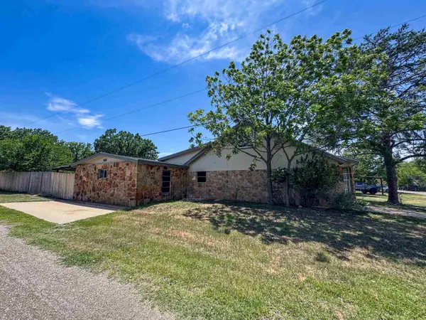 400 N River Oaks DR, Burnet, TX 78611-0000