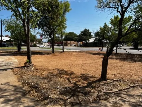 1103,1109,1111 S Ford, Llano, TX 78643