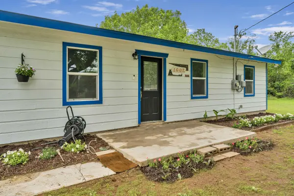 1002 S Pierce ST, Burnet, TX 78611