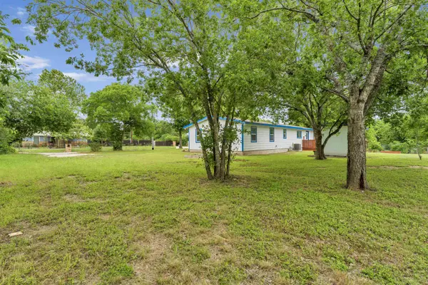 1002 S Pierce ST, Burnet, TX 78611