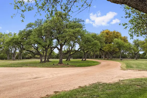 7503 E US Hwy 290, Johnson City, TX 78636