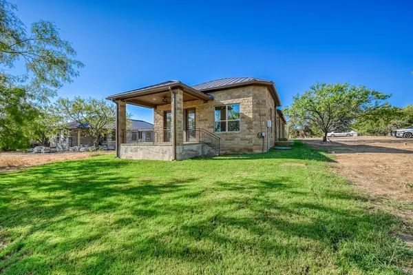 302 Parallel CIR, Horseshoe Bay, TX 78657-0000