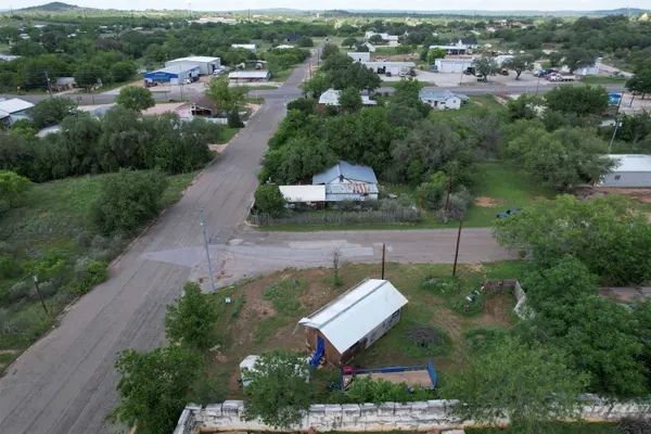 706 Anniston, Llano, TX 78643