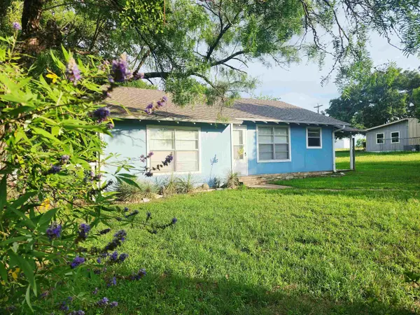 850 Airport, Tow, TX 78672