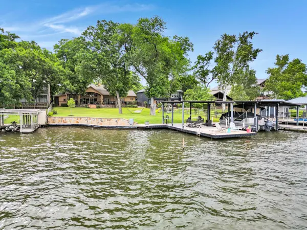 124 Riverbend LN, Kingsland, TX 78639