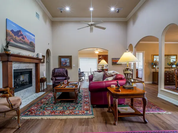 415 St Andrews ST, Meadowlakes, TX 78654