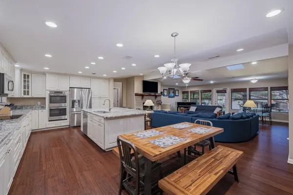 206 E Pheasant Rd RD, Highland Haven, TX 78654