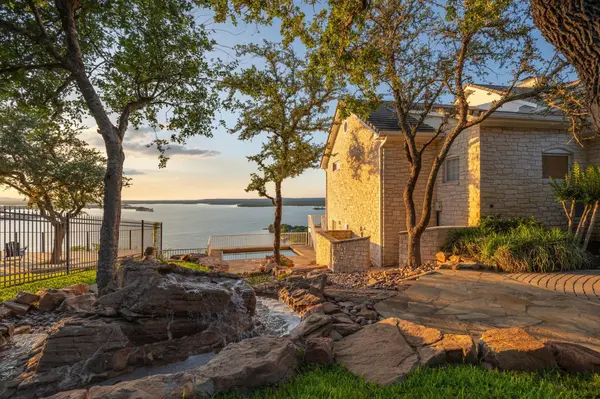 105 Dalton, Horseshoe Bay, TX 78657