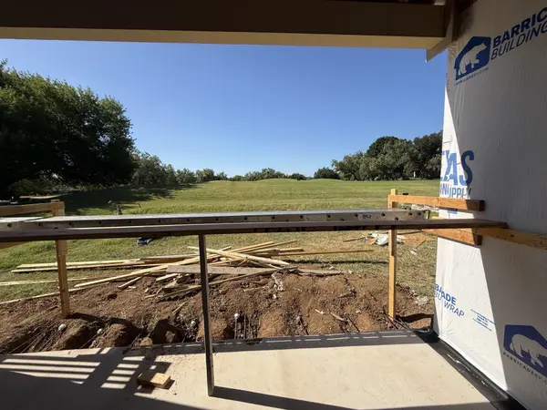 7 Fairway LN, Meadowlakes, TX 78654
