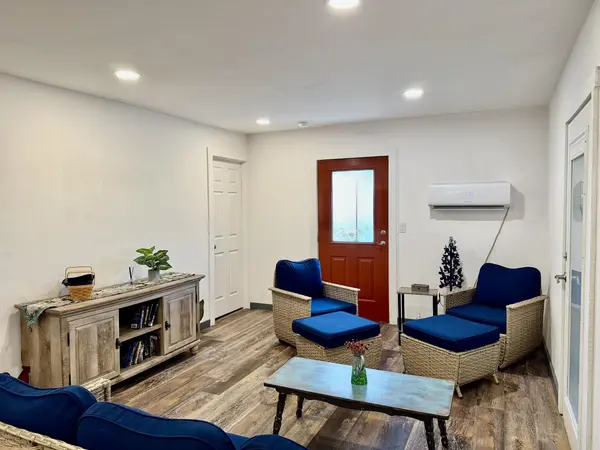 103 W Hamilton, Llano, TX 78643