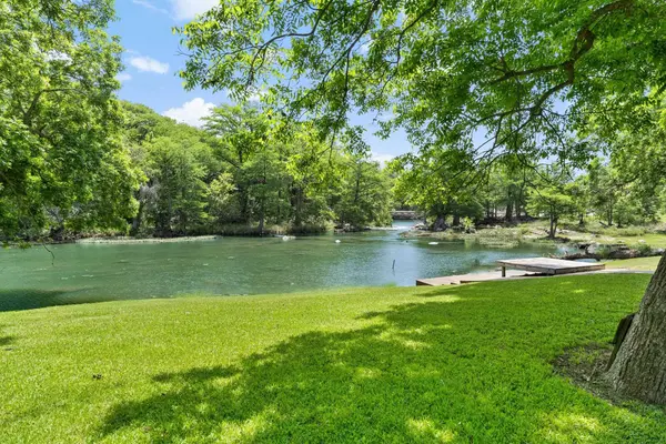 1242 Ervendberg AVE, New Braunfels, TX 78130
