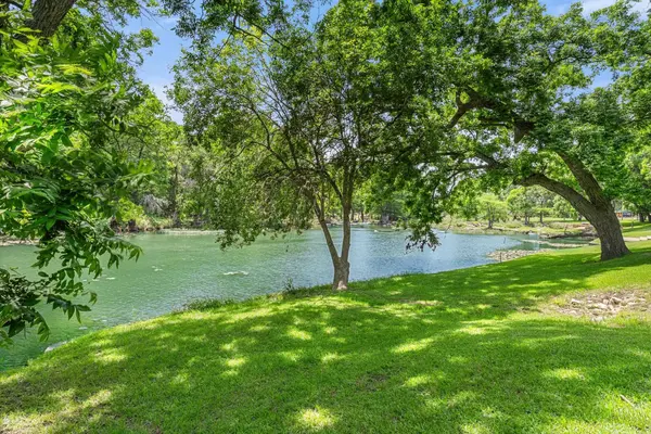 1242 Ervendberg AVE, New Braunfels, TX 78130