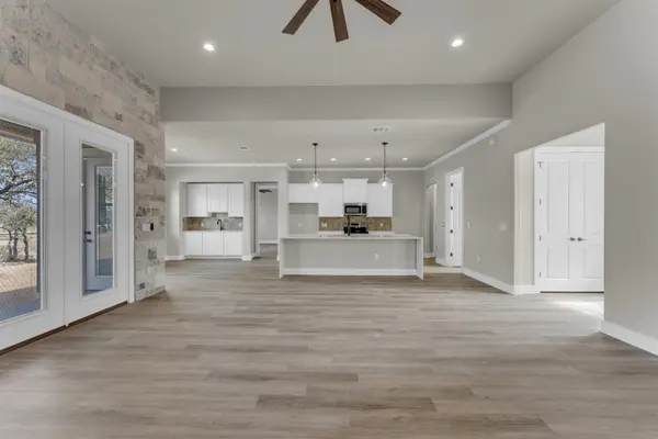 108 Double Circle DR, Burnet, TX 78611