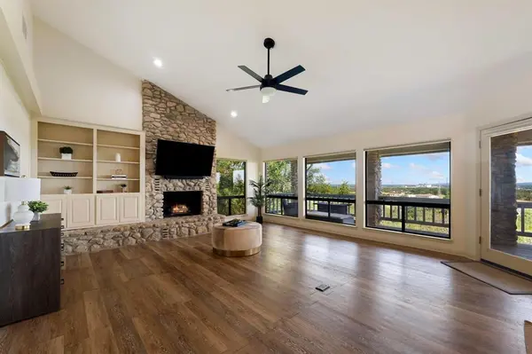 310 Dogie DR, Horseshoe Bay, TX 78657