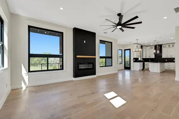 707 Broken Hls DR, Horseshoe Bay, TX 78657