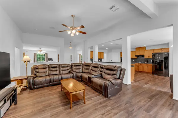 345 County Road 410A, Spicewood, TX 78669