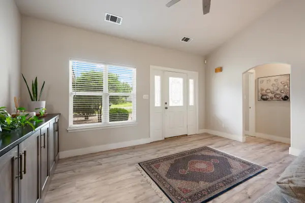 275 Skyview Dr, Kingsland, TX 78639