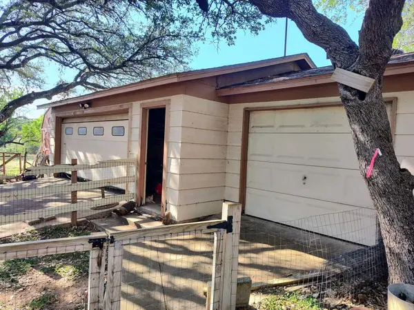 107 Timberlake DR, Kingsland, TX 78639