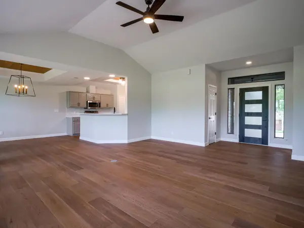 416 Spyglass ST, Meadowlakes, TX 78654