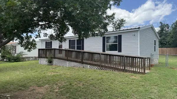 200 Sarah Circle, Llano, TX 78643-200