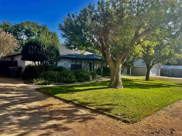 1113 Hackberry DR, Marble Falls, TX 78654