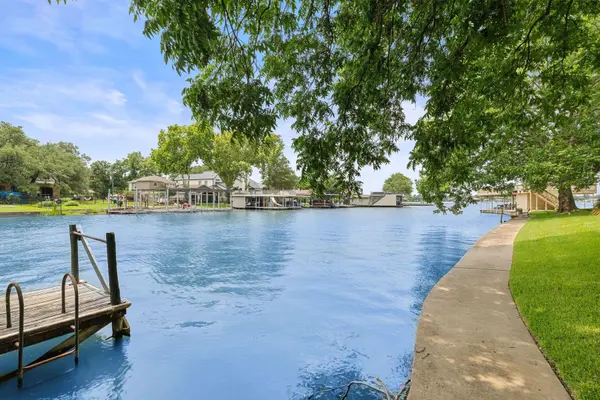 218 Bluebird Circle, Highland Haven, TX 78654