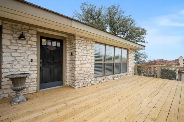110 Highlands BLVD, Horseshoe Bay, TX 78657