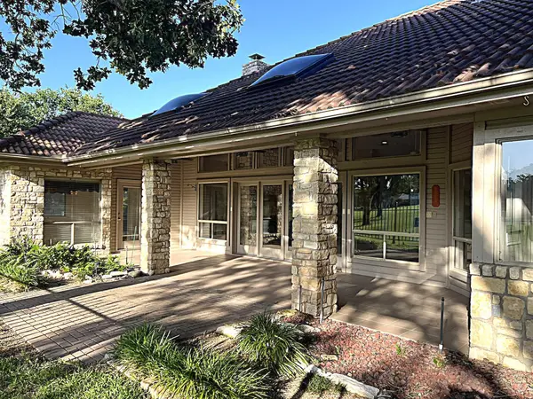 312 N Big Spur AVE, Horseshoe Bay, TX 78657