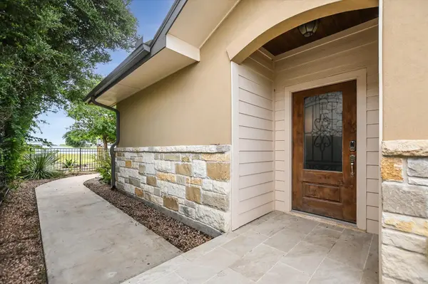 416 Hi Circle W Unit B, Horseshoe Bay, TX 78657