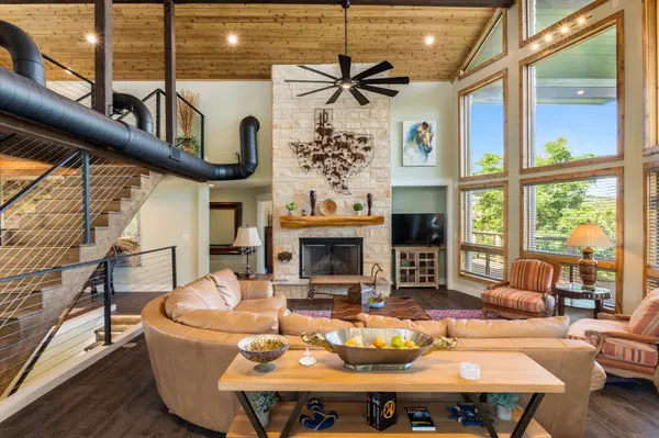 3609 Peninsular DR, Marble Falls, TX 78654