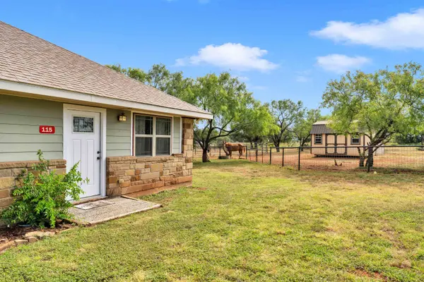 115 Fieldstone DR, Llano, TX 78643