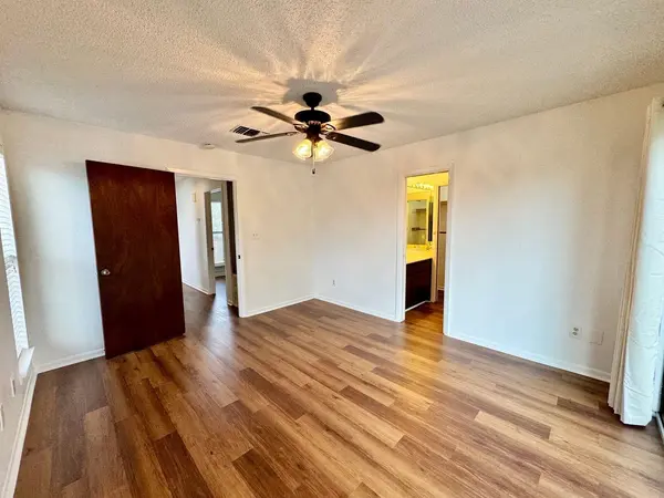 800-D Grassy Knoll, Horseshoe Bay, TX 78657
