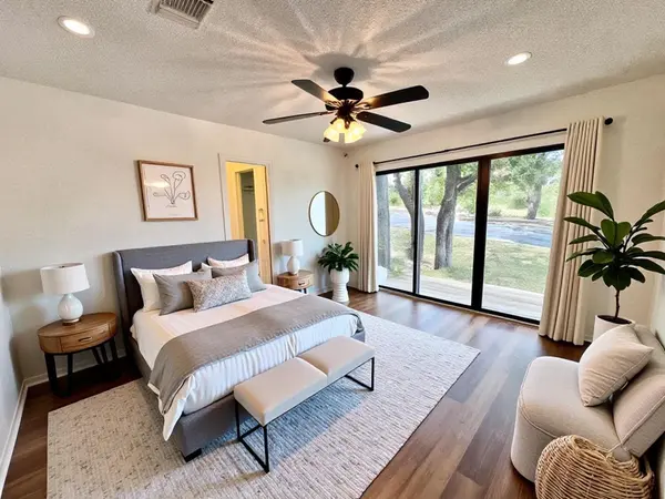 800-D Grassy Knoll, Horseshoe Bay, TX 78657