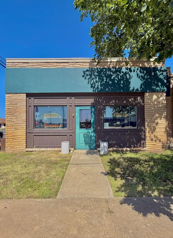 301 W Young ST, Llano, TX 78643