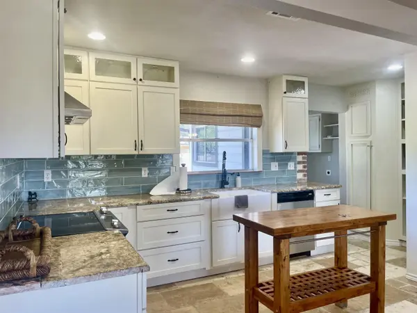 1105 Avenue D, Marble Falls, TX 78654