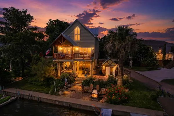 1605 Glen Cove DR, Kingsland, TX 78639