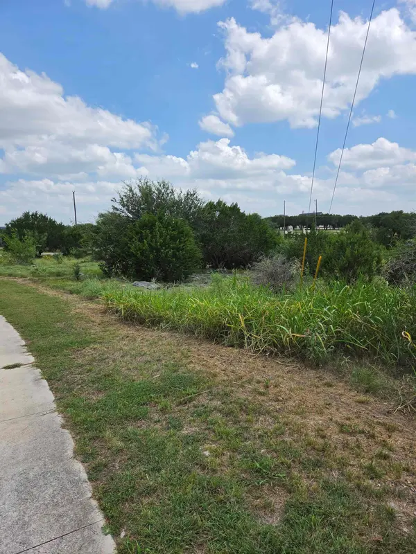 Lot #22 Mustang Ridge Estates, Trophy Oak Trail, Marble Falls, TX 78654-3995