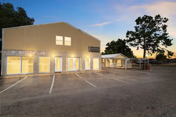 1419 Euel Moore DR, Kingsland, TX 78639