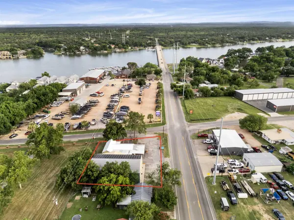 1419 Euel Moore DR, Kingsland, TX 78639
