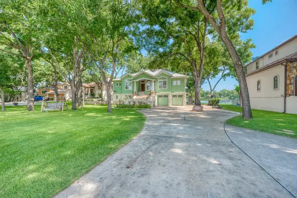 220 River Ranch RD, Kingsland, TX 78639