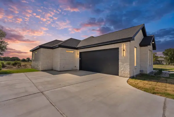258 Sunday, Burnet, TX 78611
